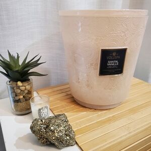 NEW Voluspa Santal Vanille Candle with Lid